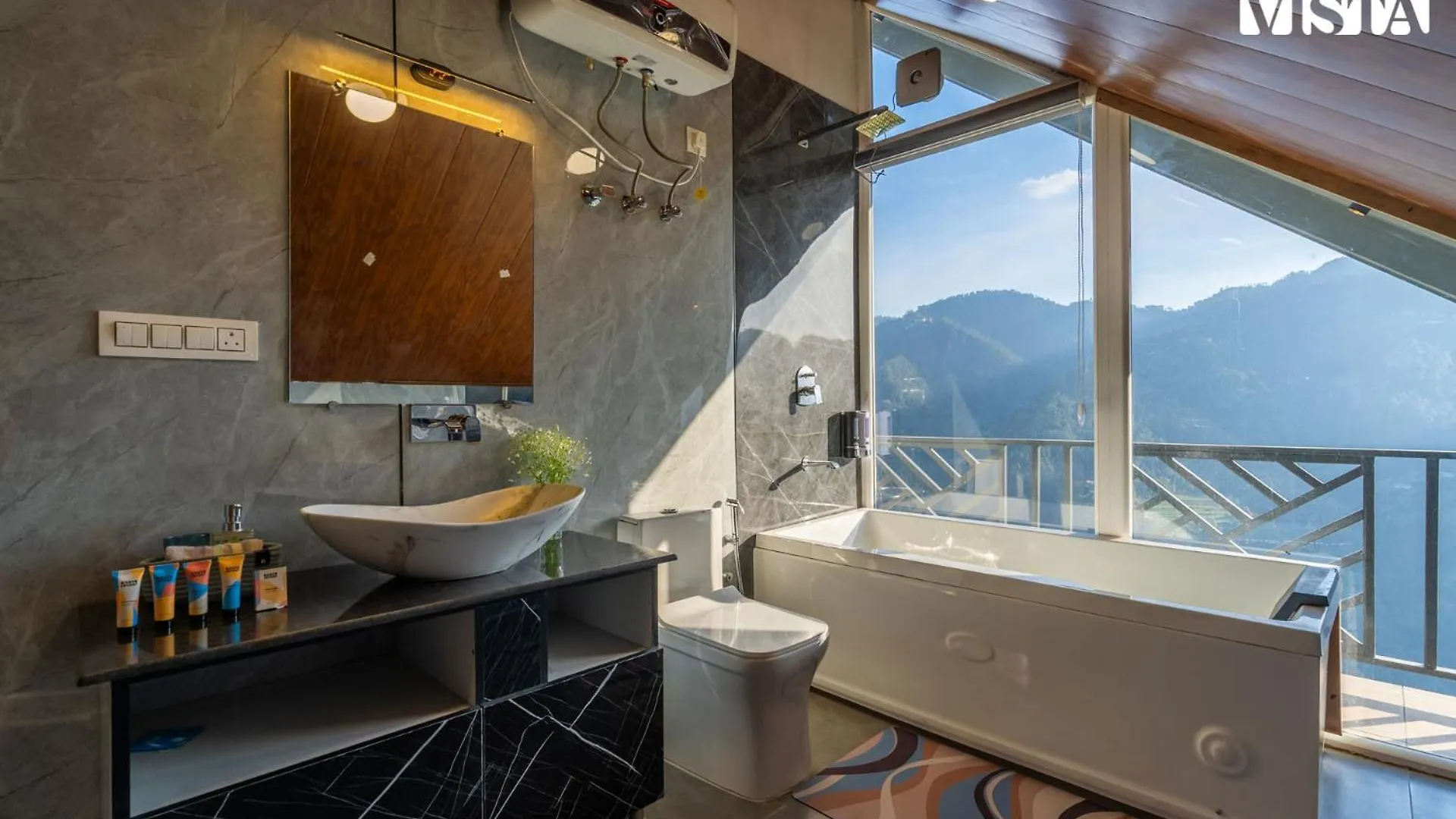 Stayvista At Orion Villa With Jacuzzi, Mountain View Shimla