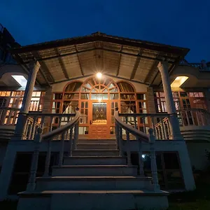  Villa Cedar