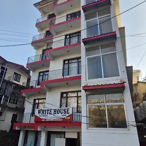 2* Hotel White